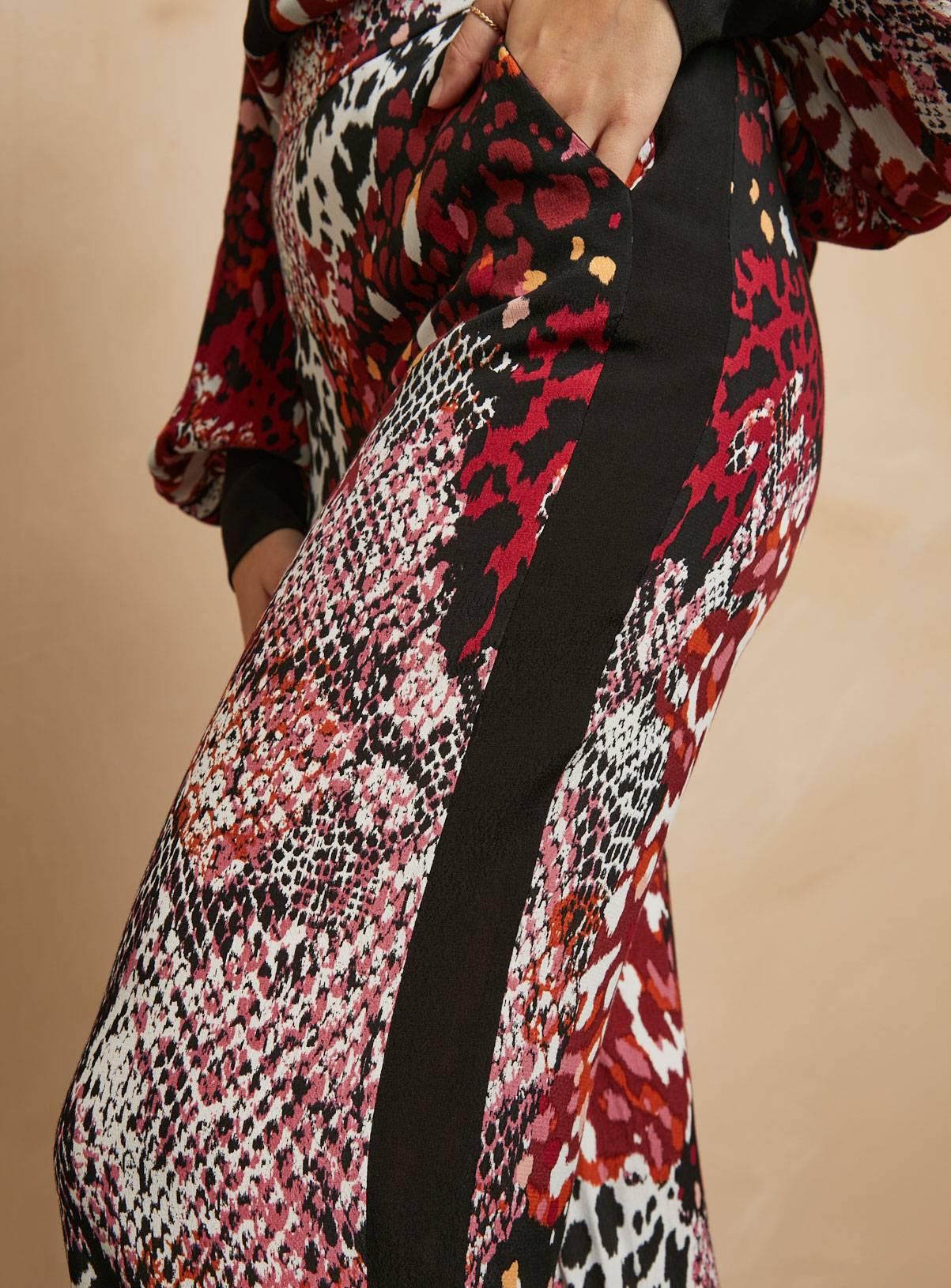 EVERBELLE Animal Print Wide Leg Trousers 14 - Image 3